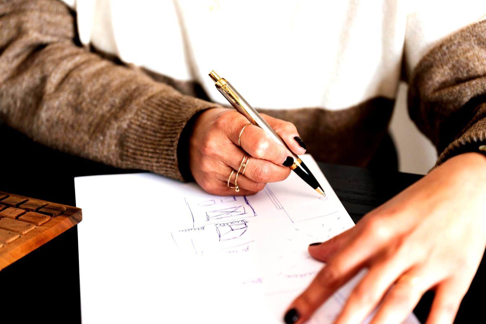 Творчий процес роботи з кольором та малюванням